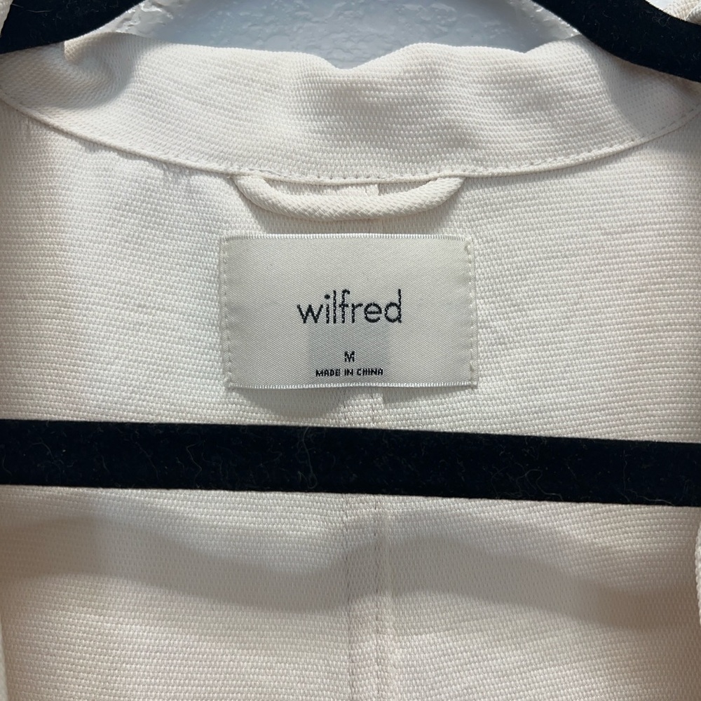 Aritzia Light Weight Blazer - Picture 3 of 4